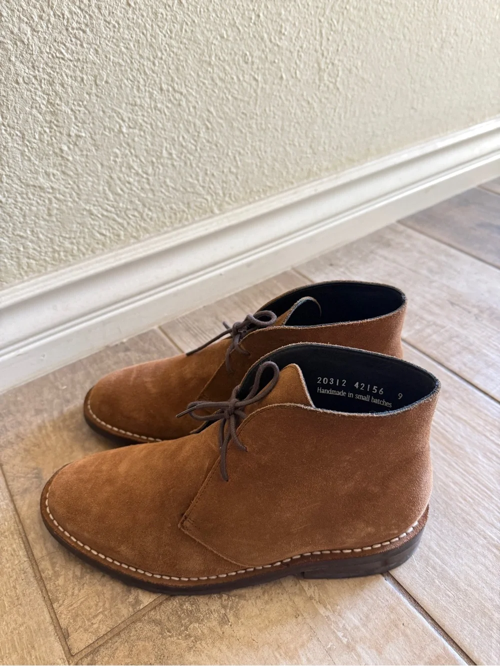 Men’s Chukka Boots in Cognac Suede